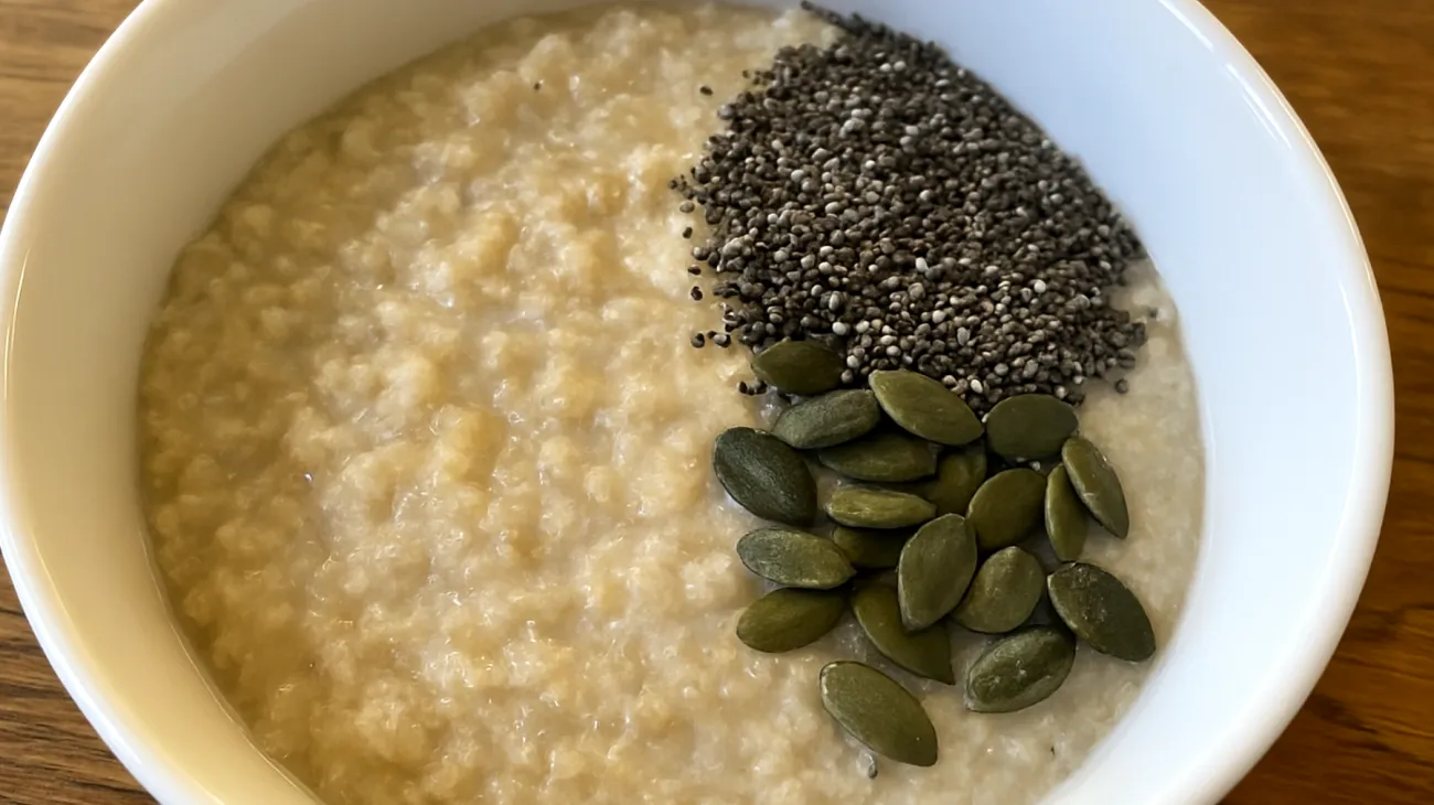 Amaranth-Quinoa-Pudding mit Chiasamen und Kürbiskernen"